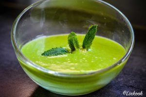 Velouté glacé de petits pois, coco & menthe | ©Yood (Good food good mood for you)