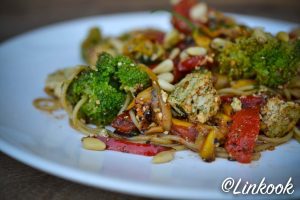 Spaghetti de quinoa aux légumes été & tofu | ©Yood (Good food good mood for you)