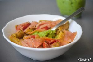 Pâtes aux tomates rôties, saumon fumé & pesto de brocoli | ©Yood (Good food good mood for you)