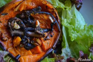 Courge butternut rôtie & champignons persillés aux noisettes | ©Yood (Good food good mood for you)